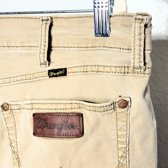 Wrangler 25MWMAN Men's Tan / Khaki Regular Straight Distressed Jeans Size 36x34 - Picture 7 of 9